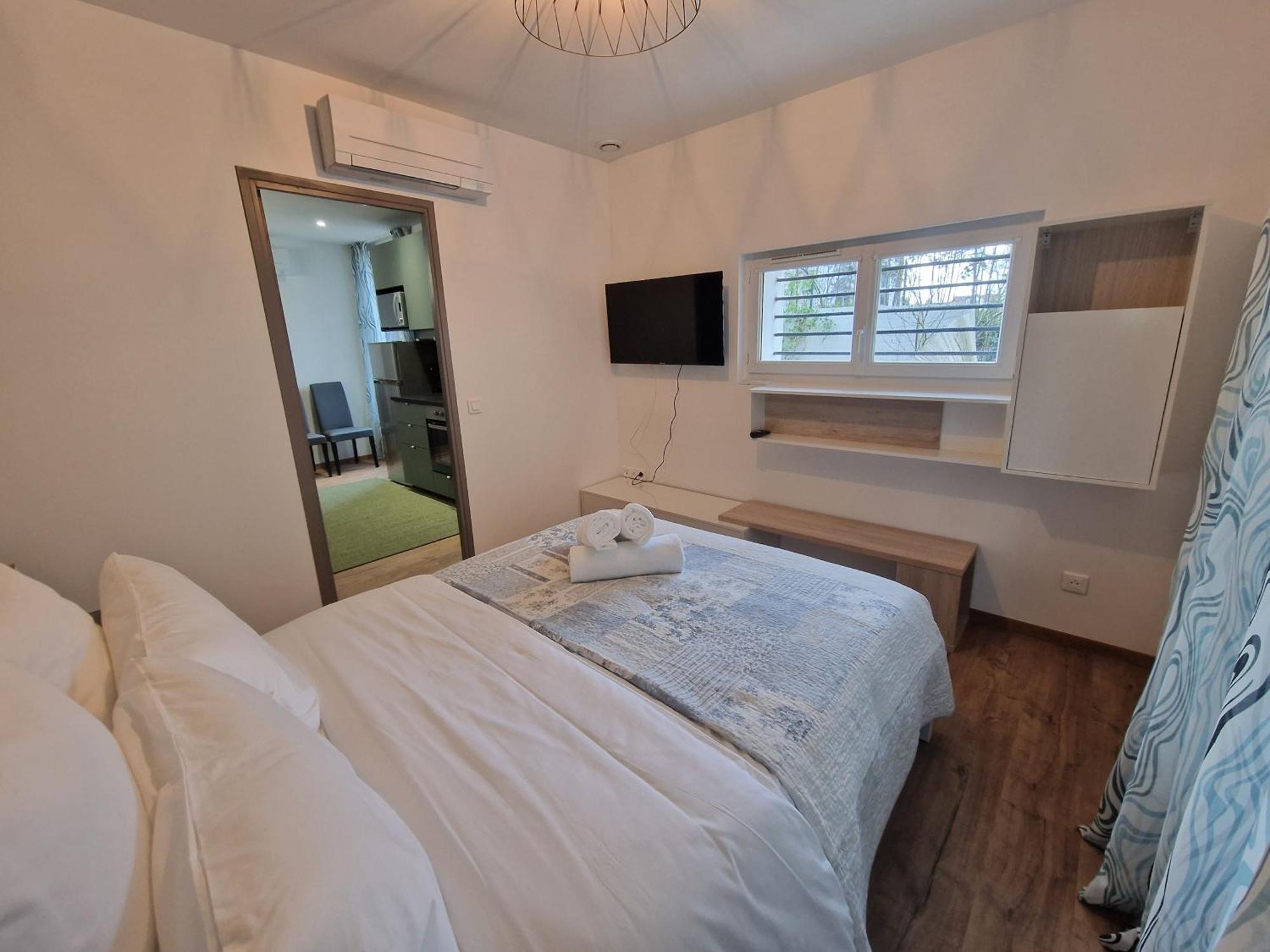 Maison D'Hotes Avec 3 Appartements Et Un Studio Viry-Châtillon Exterior photo